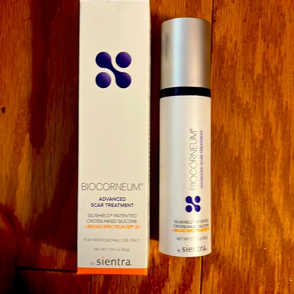 Biocorneum Skincare 5 G Biocorneum Advanced Scar Treatment Broad